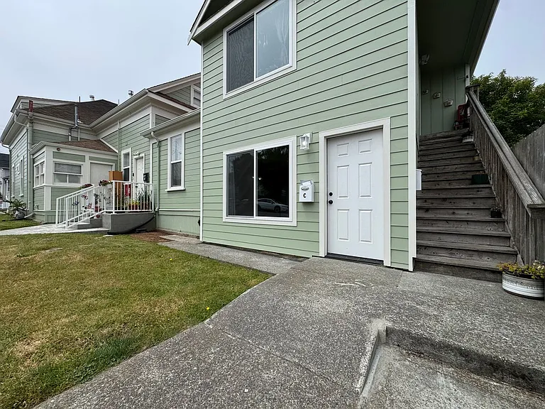 204 W Del Norte St #A-D — Photo 2