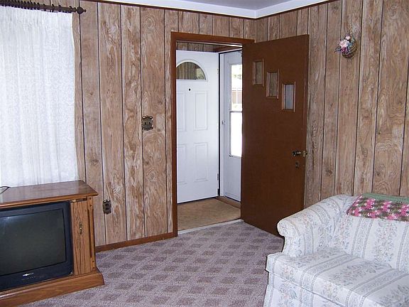 2nd image of 110 Chippewa Trl