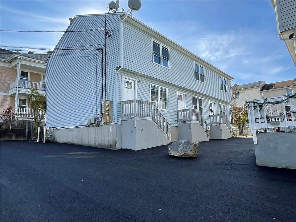 1st image of 742 Pine St #738