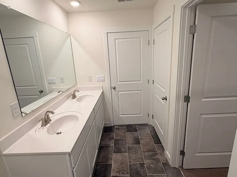7033 Randleman Dr — Photo 20