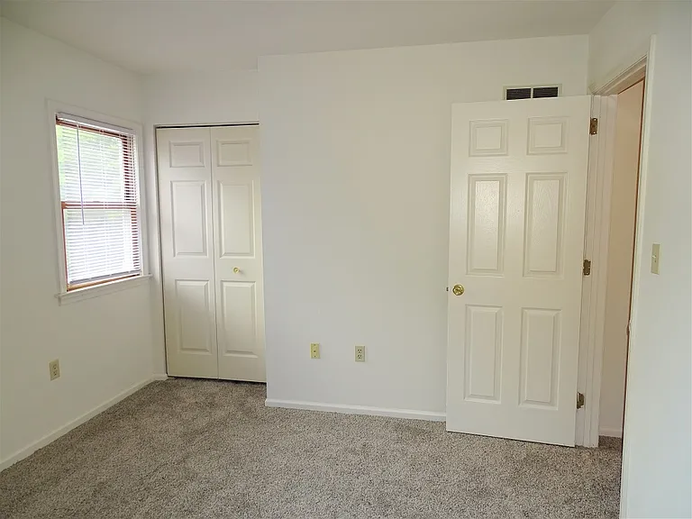 500 E Newport Rd #H — Photo 14