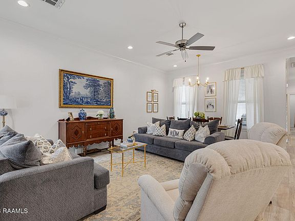 4th image of 105 Alpine Dr