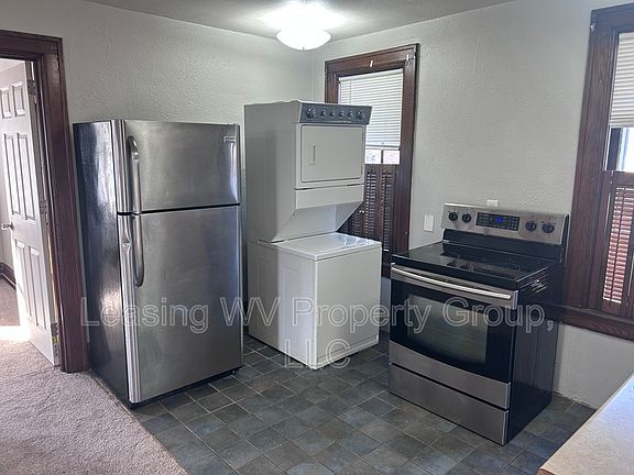 3rd image of 5722 Stiles Dr APT B