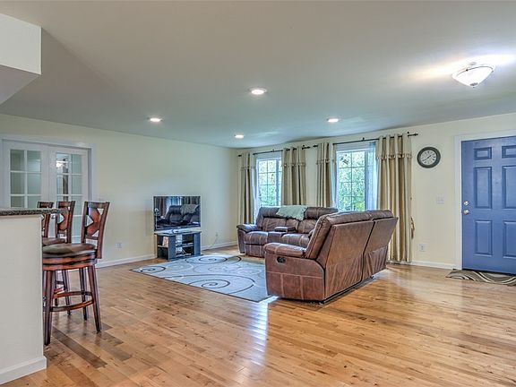 5th image of 20433 NE 133rd St