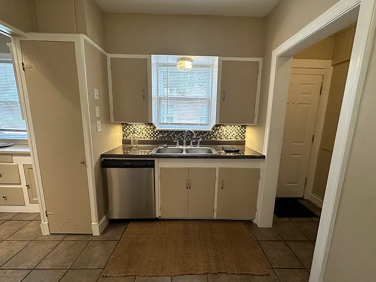 Live Oak St — Photo 18