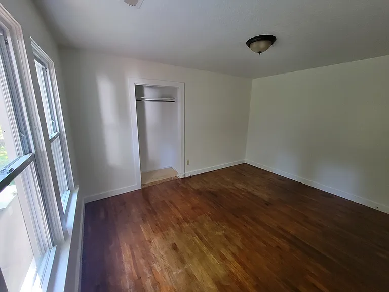 317 Poplar St — Photo 11