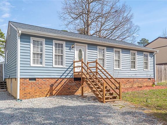 2nd image of 9005 Laurel Oak Court