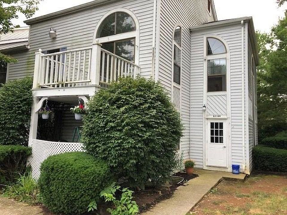 1st image of 404 Bainbridge Ct APT A1