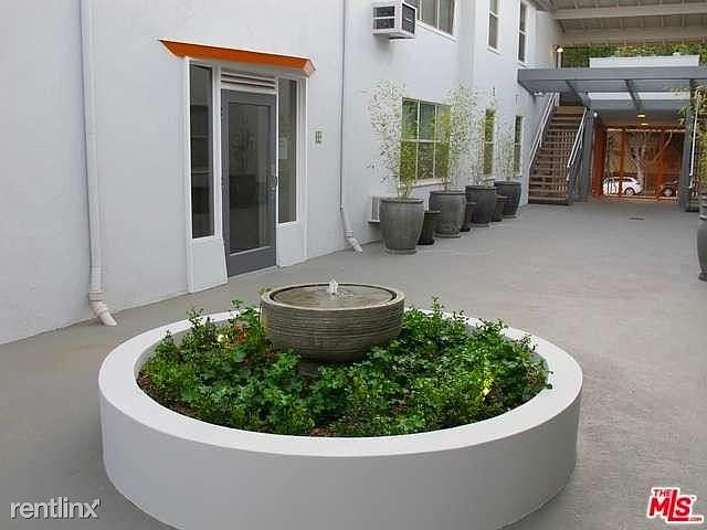 crescent fountain