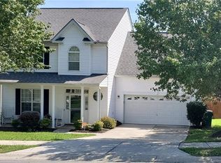 935 Woodington Ln, Charlotte, NC 28214