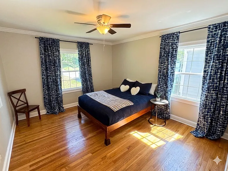 1008 Lindridge Dr NE — Photo 7