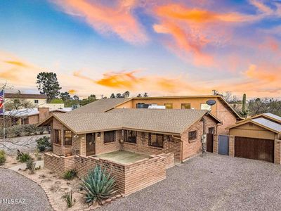 2220 E Greenlee Rd, Tucson, AZ, 85719