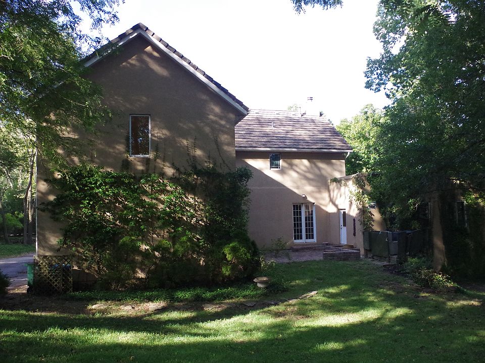 2nd image of 5600 Neosho Ave