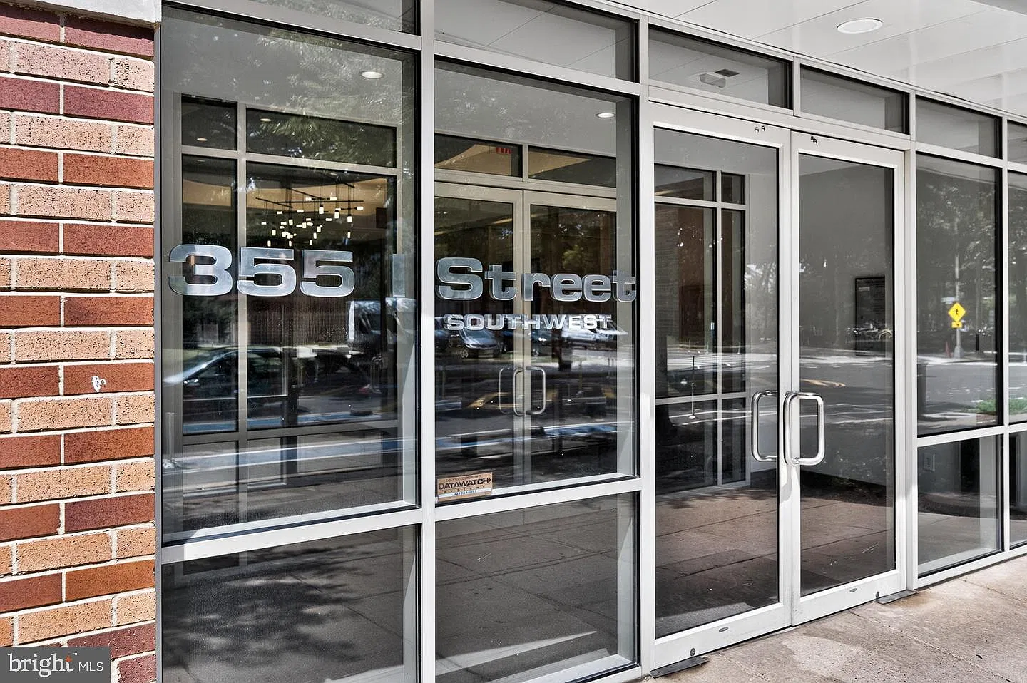 Potomac Place Condominiums — Photo 2
