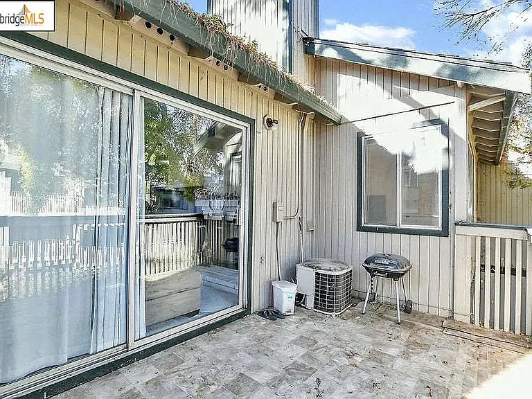 456 Lancaster Ln — Photo 4