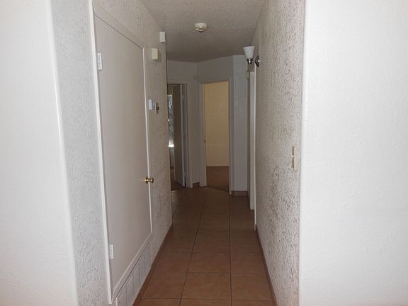 Hallway to bedrooms