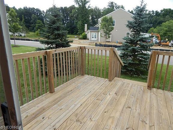 3rd image of 585 Meadow Glen Ln