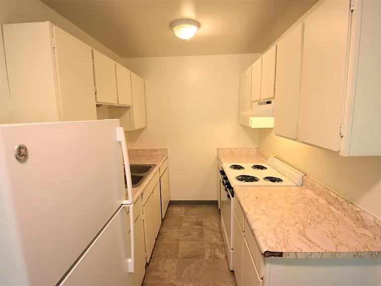 3150 Madison Ave #7 — Photo 7