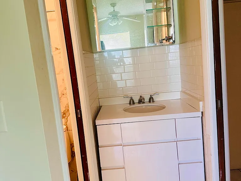6245 Saxon Blvd — Photo 11