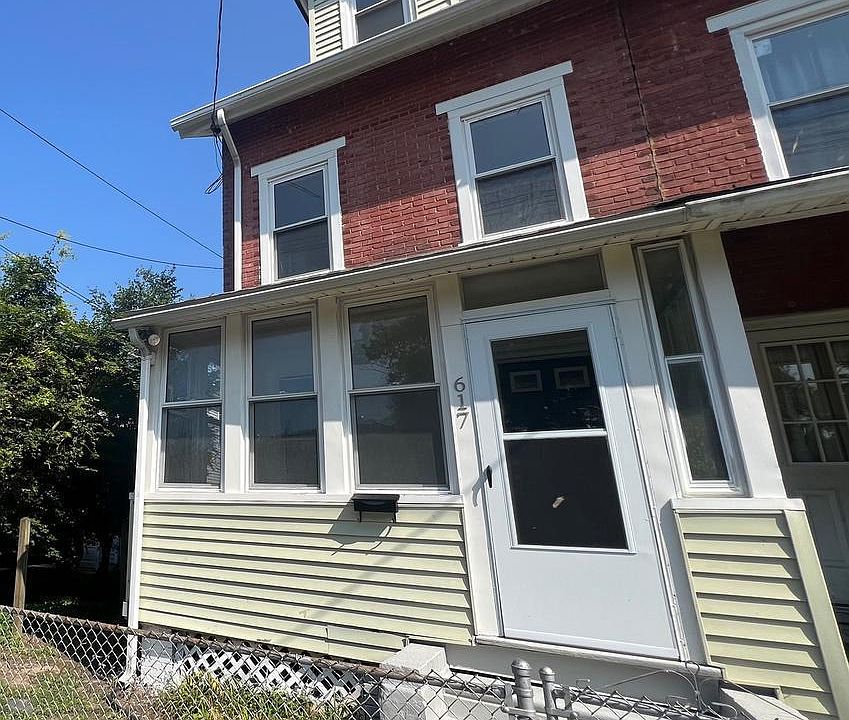 1st image of 617 3rd St