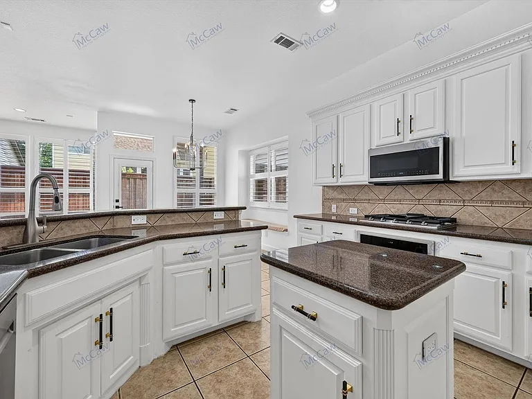 2208 Grizzly Run Ln — Photo 6