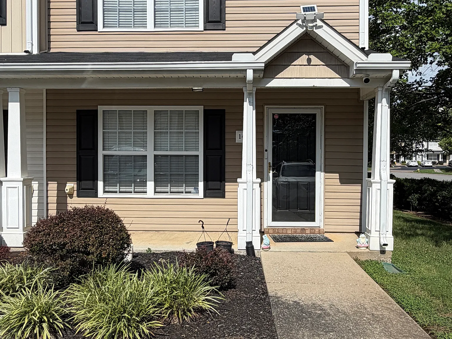 2 bed, 2.5 bath, 1120 sqft, $1,800 — Photo 2