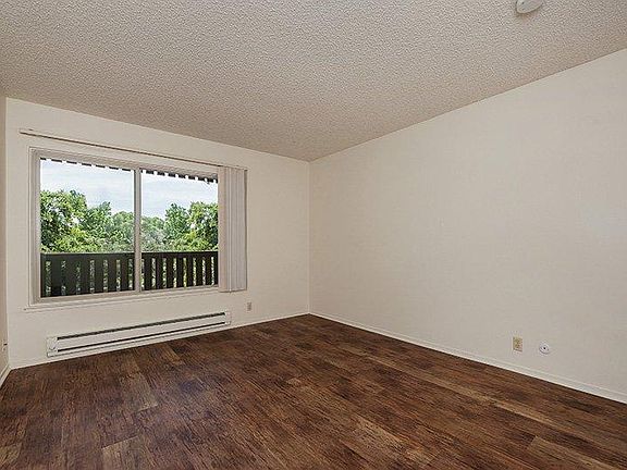 3rd image of 397 Laurie Meadows Dr APT 537