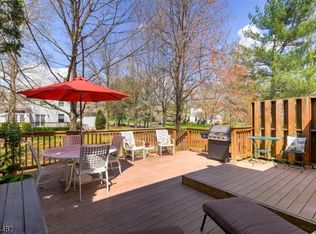 851 Princeton Ct, Neshanic Station, NJ 08853