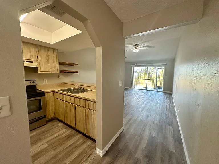 829 Gleason Pkwy — Photo 5