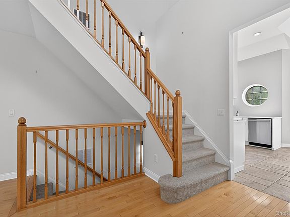 4th image of 117 Winding Ridge Road