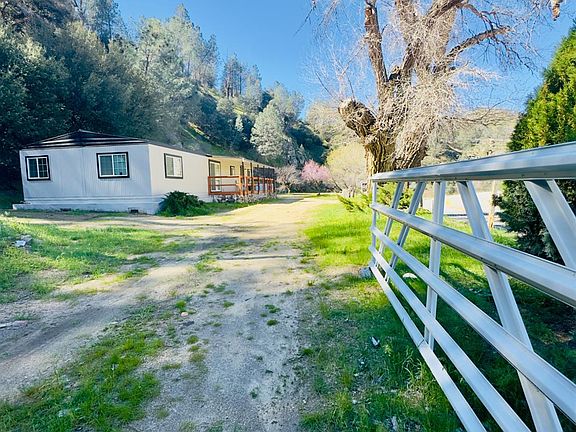 2nd image of 18266 Caliente Creek Rd