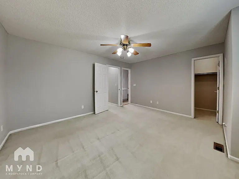 9693 Castle Ridge Cir — Photo 21