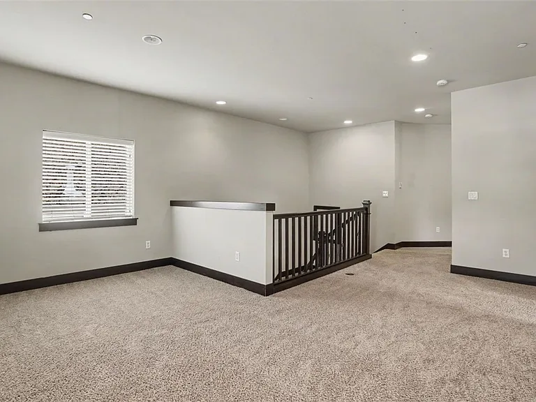1357 Elma Pl NE — Photo 14