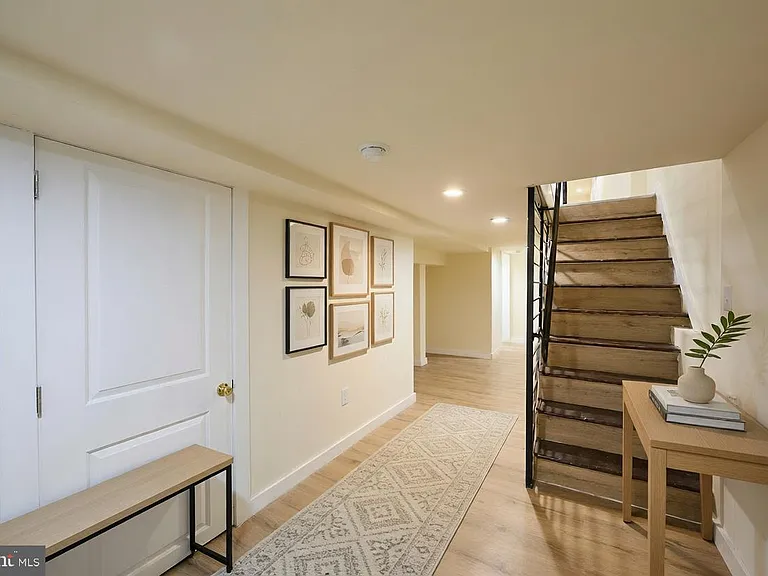 1558 N Randolph St — Photo 7