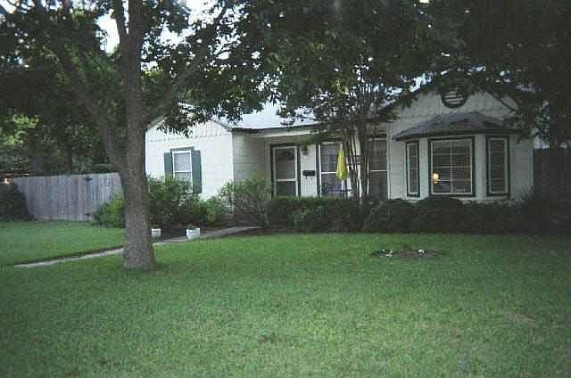 1st image of 325W W Hackberry St