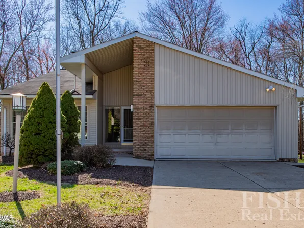 1305 Colonial Ct, Montoursville, PA 17754