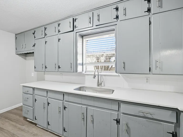 2721 Ash Park Dr — Photo 17
