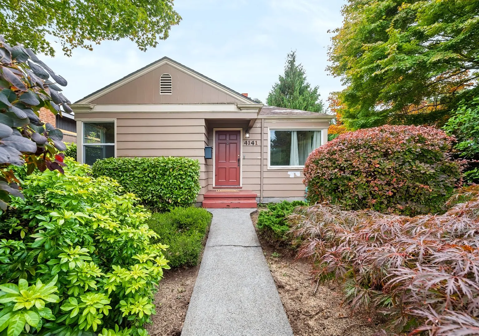 Charming 2-Bedroom Craftsman Near Lincoln Park — Photo 1