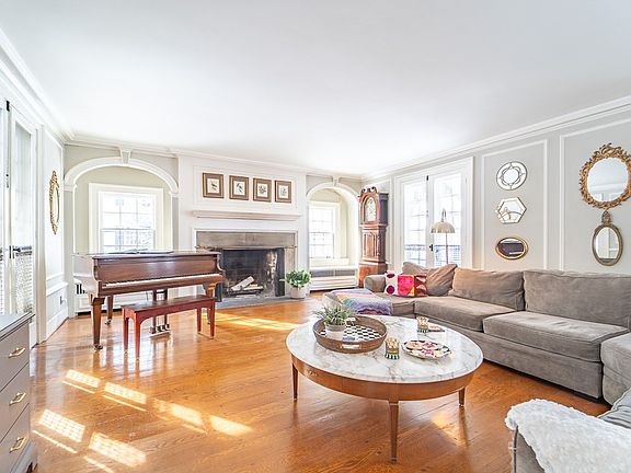 3rd image of 1237 Clover St