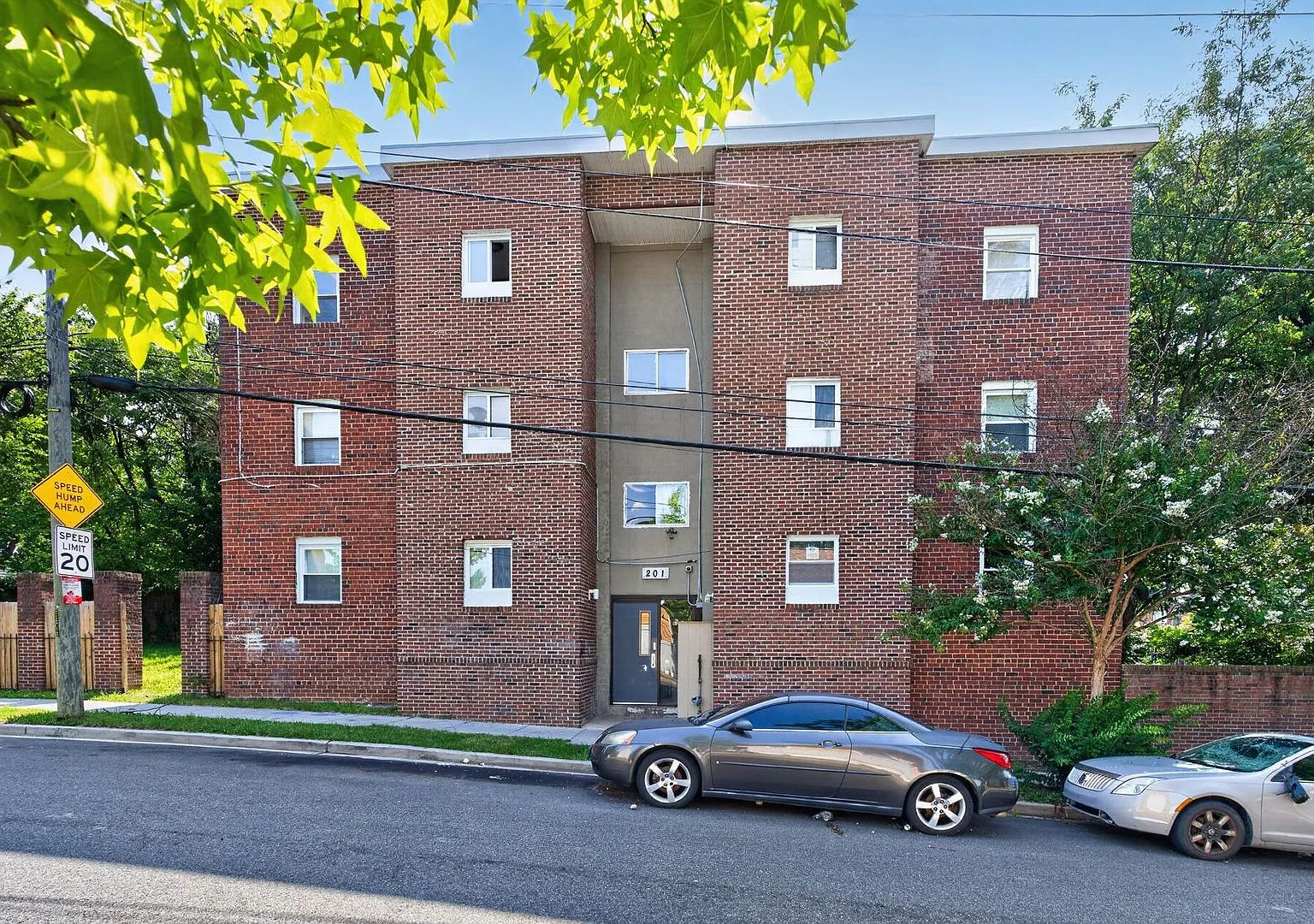 201 57th St, NE (Lee) — Photo 1