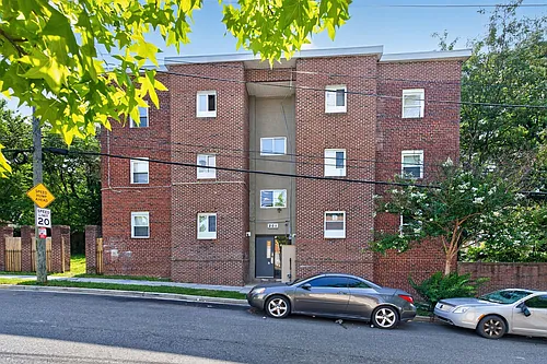 201 57th St NE Photo 1