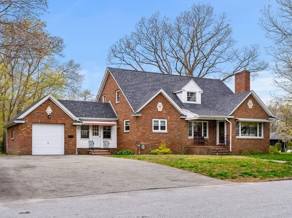 8 Burlington St, Lawrence, MA 01843