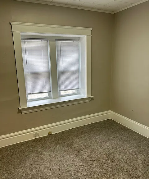 293 E Thornton St — Photo 7
