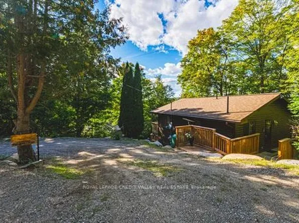 1064 Whiskey Jack Ln, Algonquin Highlands, ON K0M 1J1