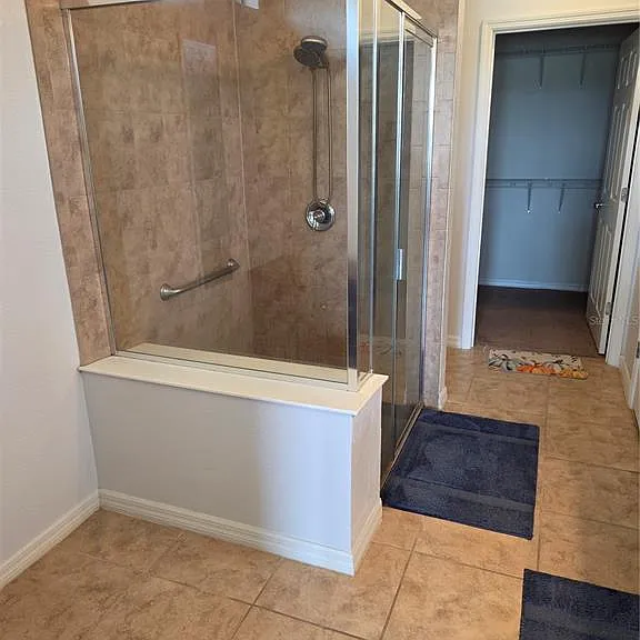 576 Cantabria Dr — Photo 13