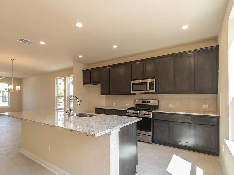 1660 Coral Sunrise — Photo 4