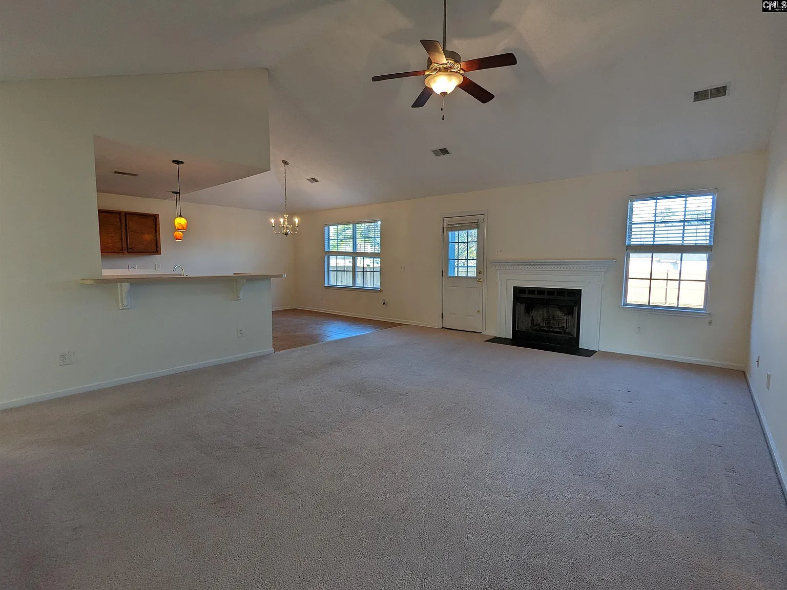 3 bed, 1560 sqft, $1,950 — Photo 4