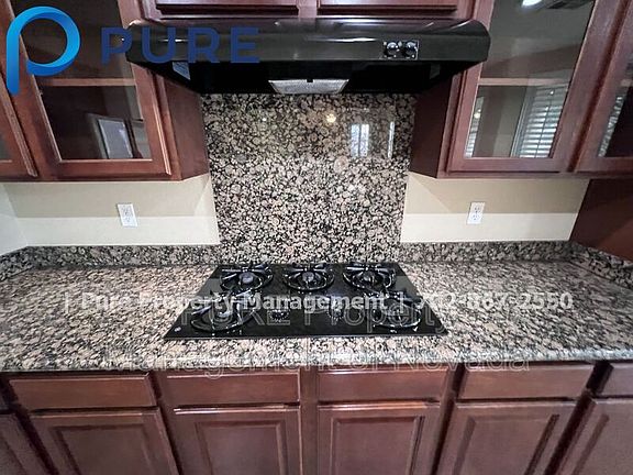 3rd image of 7225 Savannah Falls St