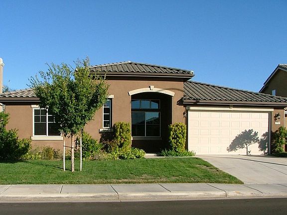 4th image of 31747 McCartney Dr