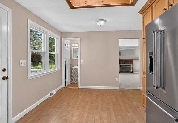 5th image of 35 Jerrold St